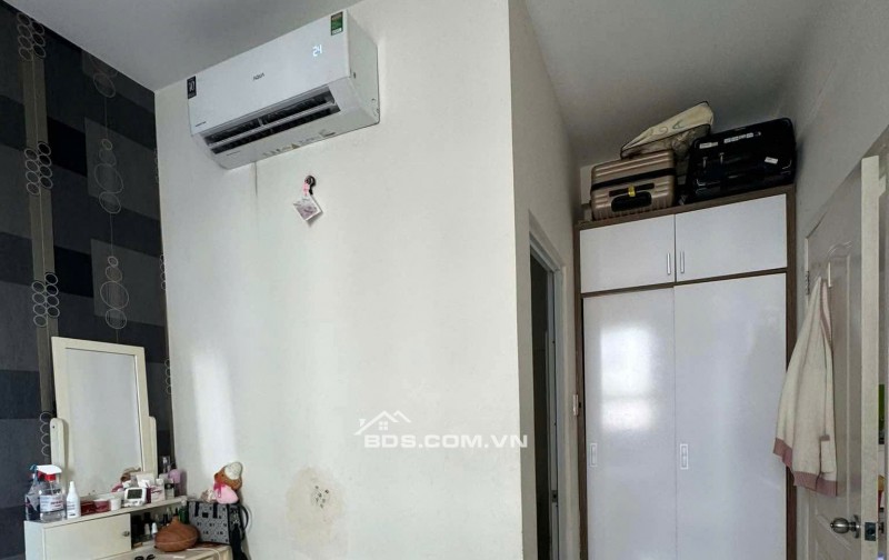 Chung cư 10A Trần Nhật Duật, Tân Định, Q1: 75m2, 2PN, nội thất 12tr