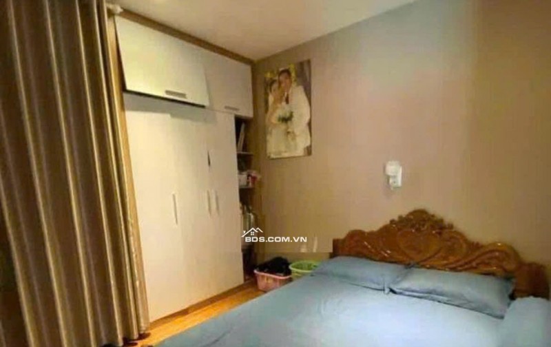 Chung cư 10A Trần Nhật Duật, Quận 1: 70m2, 2p ngủ, NT, 12tr/th, NT