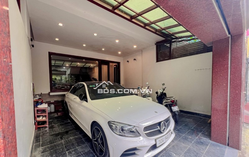 Liền kề VIP Lạc Long Quân - View Hồ – Ô tô vào nhà – 83m² x 6T, MT 5.5m – Thang máy