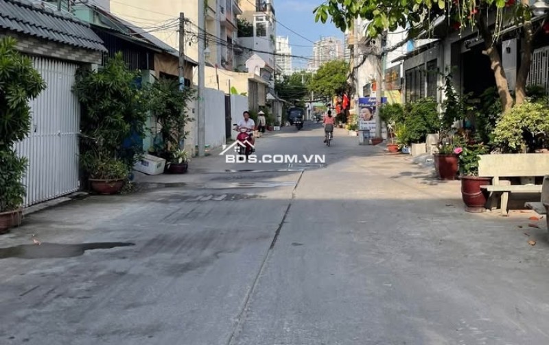 Nhà riêng đường Huỳnh Tấn Phát cách 50m. Hẻm thông tứ tung  chỉ 11.8 tỷ
 Lh Mr Tâm 0849131413
