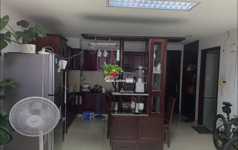 Chung cư Screc , P12, Q3, nội thất, 2p, 2wc, 85m2, giá 13tr/tháng