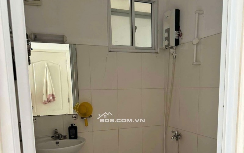 Chung cư 10A Trần Nhật Duật, Tân Định, Q1: 75m2, 2PN, nội thất 12tr