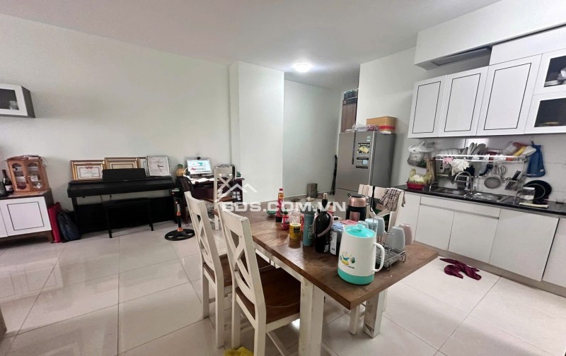 Chung cư Oriental Plaza, Âu Cơ, Tân Phú: 15tr/th, 110m2, 3pn, 3wc có nội thất.