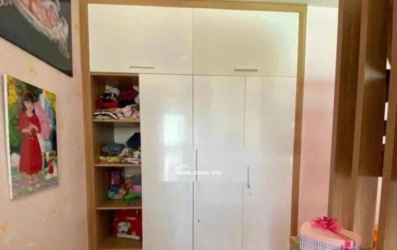 Chung cư 10A Trần Nhật Duật, Quận 1: 70m2, 2p ngủ, NT, 12tr/th, NT