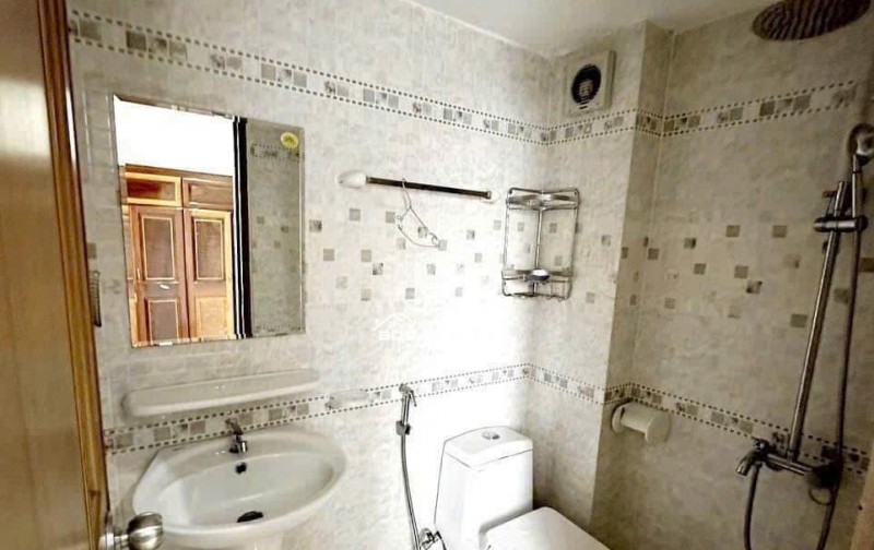 Chung cư Screc , P12, Q3, CĂN GÓC , 2p, 2wc, 85m2, giá 13tr/tháng