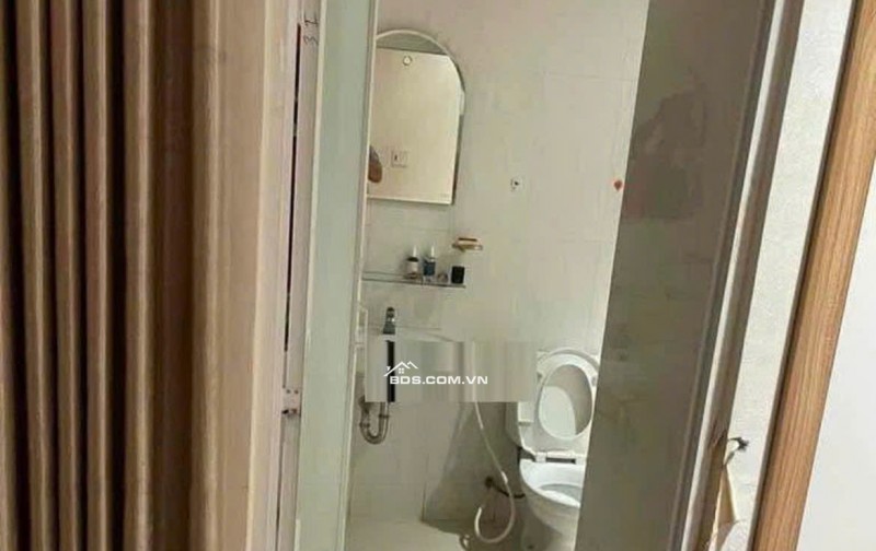 Chung cư 10A Trần Nhật Duật, Quận 1: 70m2, 2p ngủ, NT, 12tr/th, NT