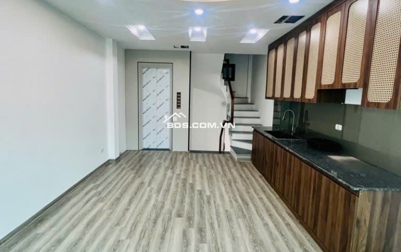 Bán nhà 6 tầng ngõ 68 Nguyễn văn Linh, phường Thạch Bàn – 34 m2, giá 5,xx tỷ.