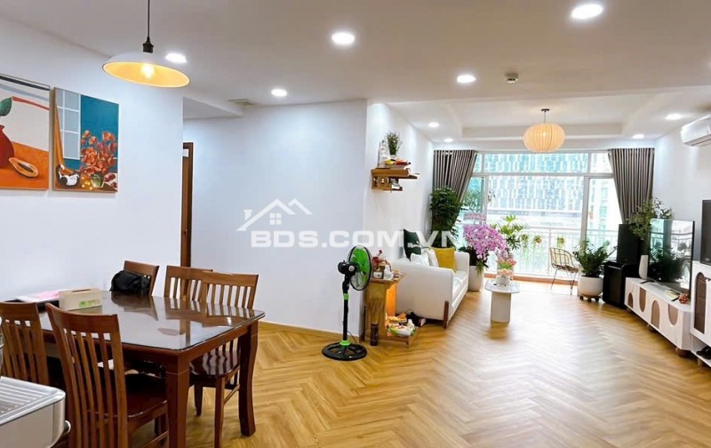 Bán căn hộ New Saigon HAGL3, Nhà đẹp 3PN 126m², full nội thất, giá chỉ 4,050 tỷ