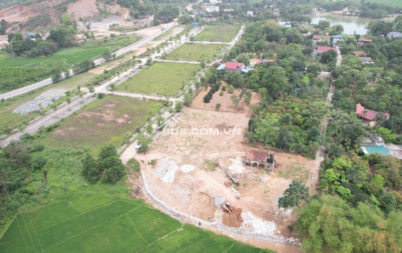 Chính chủ cần bán gấp lô góc 157m2 nở hậu  ở thị trấn Ba Hàng Đồi- Lạc Thuỷ- Hoà Bình