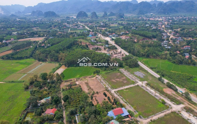 Chính chủ cần bán gấp lô góc 157m2 nở hậu  ở thị trấn Ba Hàng Đồi- Lạc Thuỷ- Hoà Bình