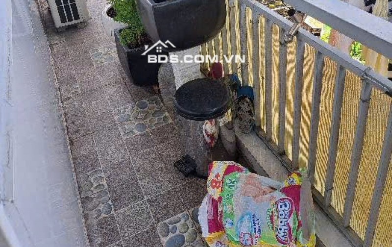 Bán nhà mới xây sát bên KCX Tân Thuận, diện tích 30m2, 2 lầu chắc chắn, chỉ 2.6 tỷ công chứng ngay