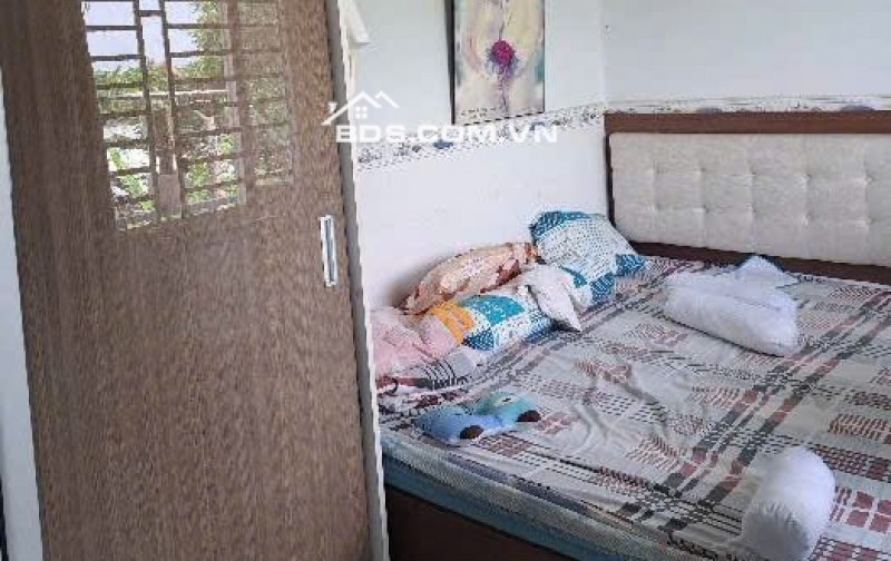 Bán nhà mới xây sát bên KCX Tân Thuận, diện tích 30m2, 2 lầu chắc chắn, chỉ 2.6 tỷ công chứng ngay