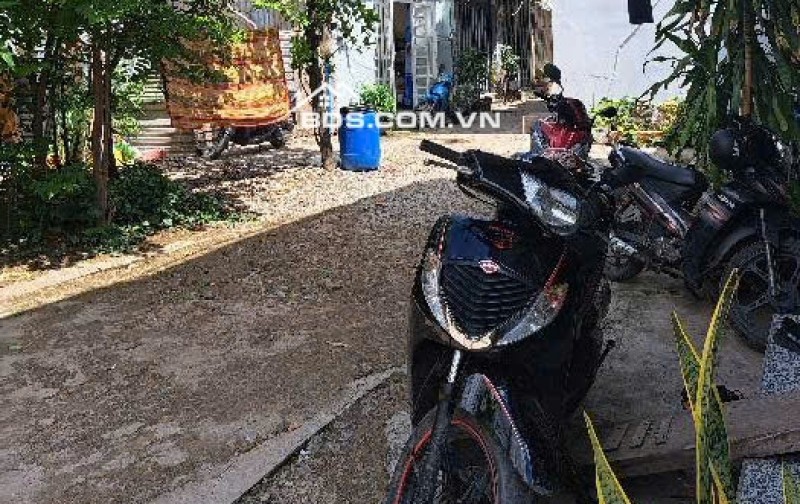 Bán nhà mới xây sát bên KCX Tân Thuận, diện tích 30m2, 2 lầu chắc chắn, chỉ 2.6 tỷ công chứng ngay