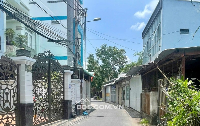 Bán Nền DT: 7,54 (nỡ hậu 7,73) x 19 = 143,9m2 Full Thổ Cư Hẻm 9 Võ Văn Kiệt