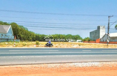 BÁN NHANH 1004M2 ĐẤT SẴN THỔ CƯ GẦN QUỐC LỘ LỚN SÁT CHỢ, TRƯỜNG HỌC, DÂN ĐÔNG. GIÁ 290TR