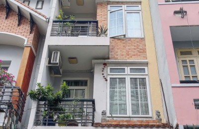 Bán gấp nhà 4 tầng mới xây. 50m2. Hẻm xe hơi Nguyễn Trãi, Q5. Đoạn 2 chiều - 8,9 tỷ