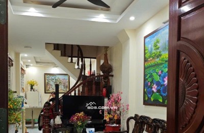 Bán nhà Bạch Đằng, Hai Bà Trưng 56/37m x 4T x 4PN, ô tô, KD, giá 8 tỷ. LH: 0366051369