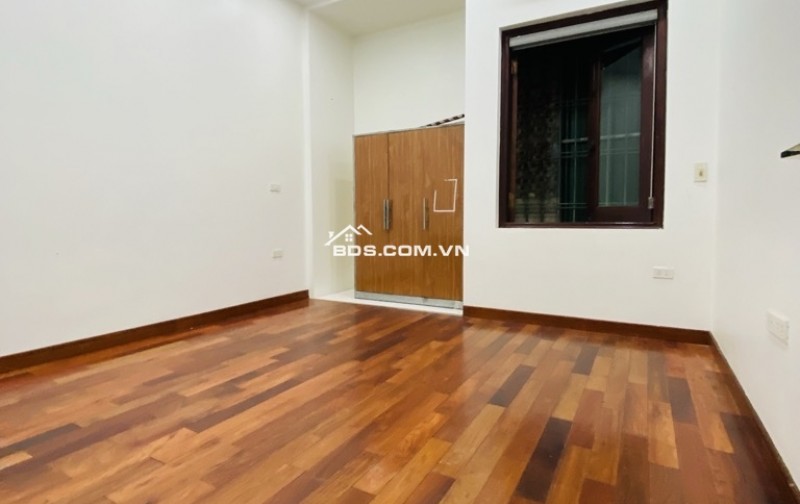 BÁN NHÀ 5 TẦNG TRUNG TÂM PHÚC LỢI, LONG BIÊN - VỊ TRÍ VÀNG, TIỆN ÍCH NGẬP TRÀN!