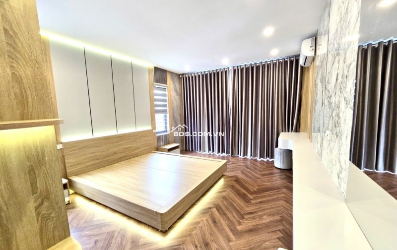 BÁN NHÀ 5 TẦNG TRUNG TÂM PHÚC LỢI, LONG BIÊN - VỊ TRÍ VÀNG, TIỆN ÍCH NGẬP TRÀN!