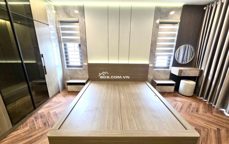 BÁN NHÀ 5 TẦNG TRUNG TÂM PHÚC LỢI, LONG BIÊN - VỊ TRÍ VÀNG, TIỆN ÍCH NGẬP TRÀN!