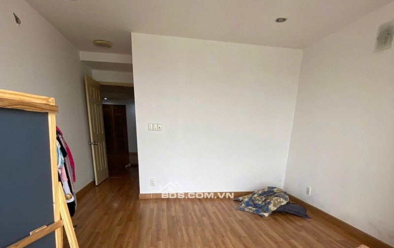 Chung cư Bầu Cát 2, Tân Bình, 110m2, 3PN, 2WC, Nt cơ bản, 12tr/tháng.