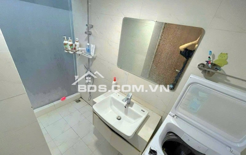 Chung cư Bàu Cát, Hồng Lạc, TB: 3P, 2WC, 110m2, 12tr/tháng.