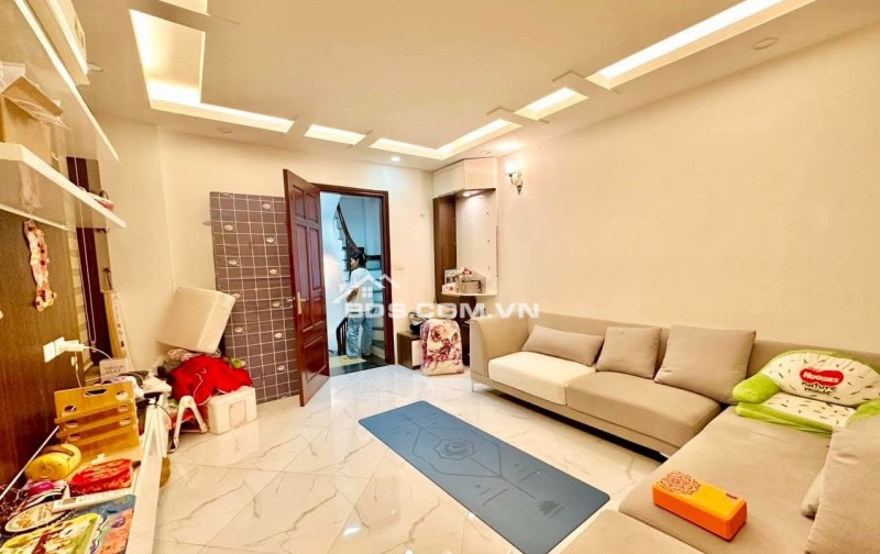 Bán Nhà Phố 8/3 diện tích 32m, quận Hai Bà Trưng .