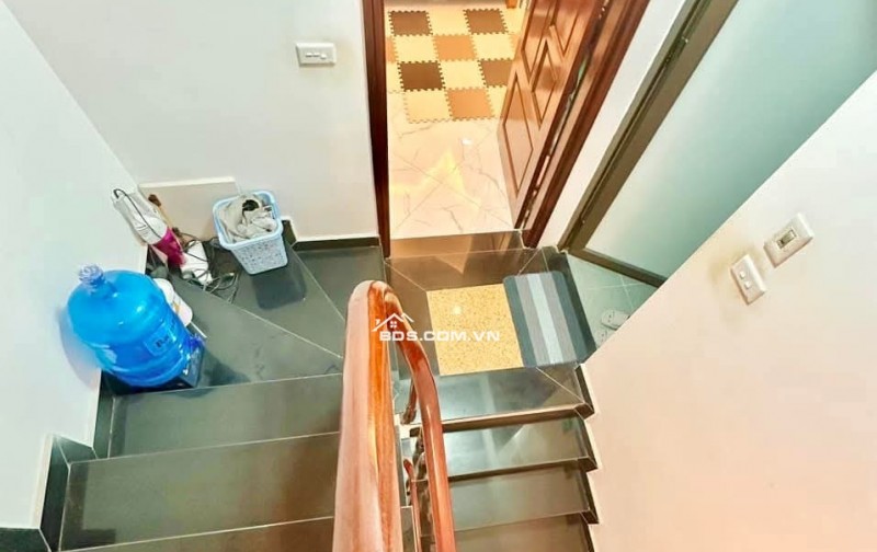 Bán Nhà Phố 8/3 diện tích 32m, quận Hai Bà Trưng .