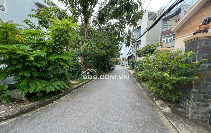 Bán nhà 2 MT 106m2 phường Linh Đông gần chợ Thủ Đức