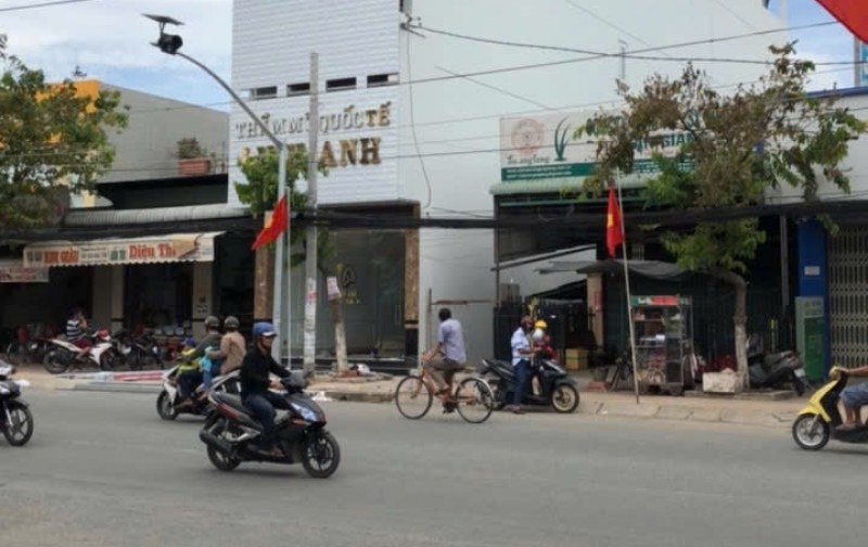 Nhà mặt tiền đẹp đường Hà Hoàng Hổ, Long Xuyên, An Giang