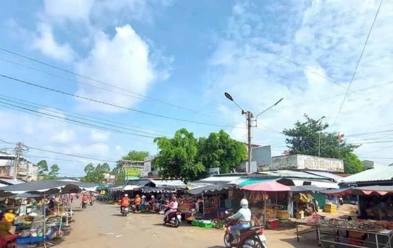 CẦN TIỀN BÁN NHANH 230M2 ĐẤT THỔ CƯ SÁT CHỢ, TR.HỌC DÂN ĐÔNG. GIÁ 190TR