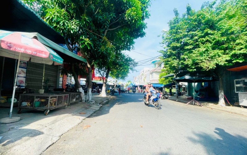 BÁN NHÀ MẶT PHỐ CHỢ CẨM LỆ - HỒ ĐẮC DI - ĐƯỜNG 7,5M -DT:100M2 KV BUÔN BÁN SẦM UẤT.Giá 8ty6