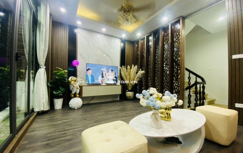 SIÊU PHẨM CẦU GIẤY - 2 Ô TÔ ĐỖ CỬA - LÔ GÓC 2 THOÁNG- ĐẸP LONG LANH