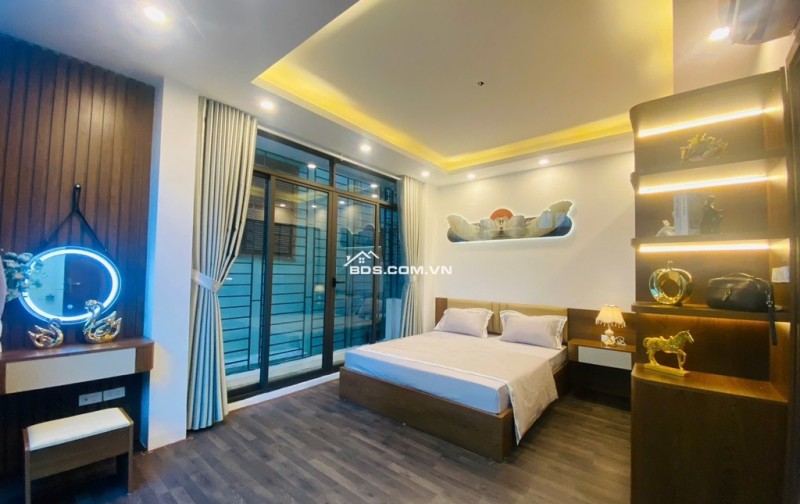 SIÊU PHẨM CẦU GIẤY - 2 Ô TÔ ĐỖ CỬA - LÔ GÓC 2 THOÁNG- ĐẸP LONG LANH