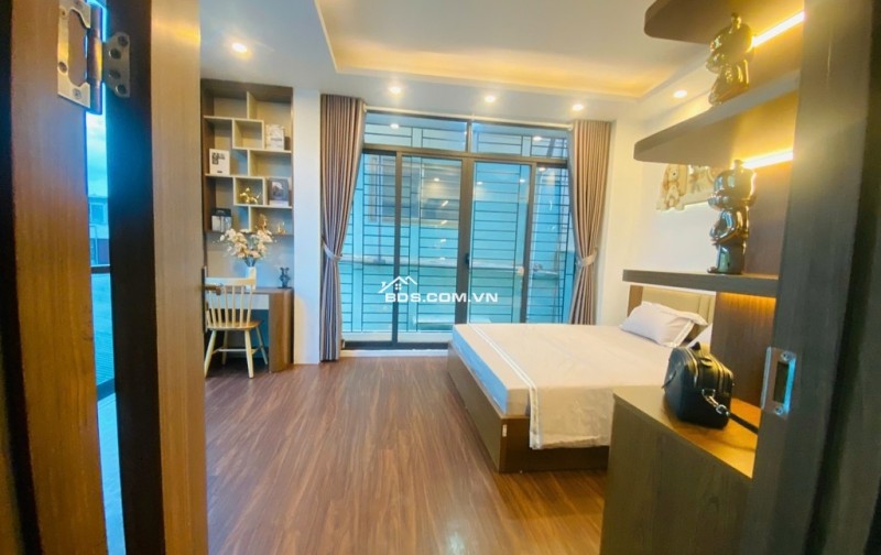 SIÊU PHẨM CẦU GIẤY - 2 Ô TÔ ĐỖ CỬA - LÔ GÓC 2 THOÁNG- ĐẸP LONG LANH