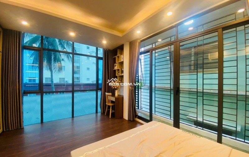 SIÊU PHẨM CẦU GIẤY - 2 Ô TÔ ĐỖ CỬA - LÔ GÓC 2 THOÁNG- ĐẸP LONG LANH