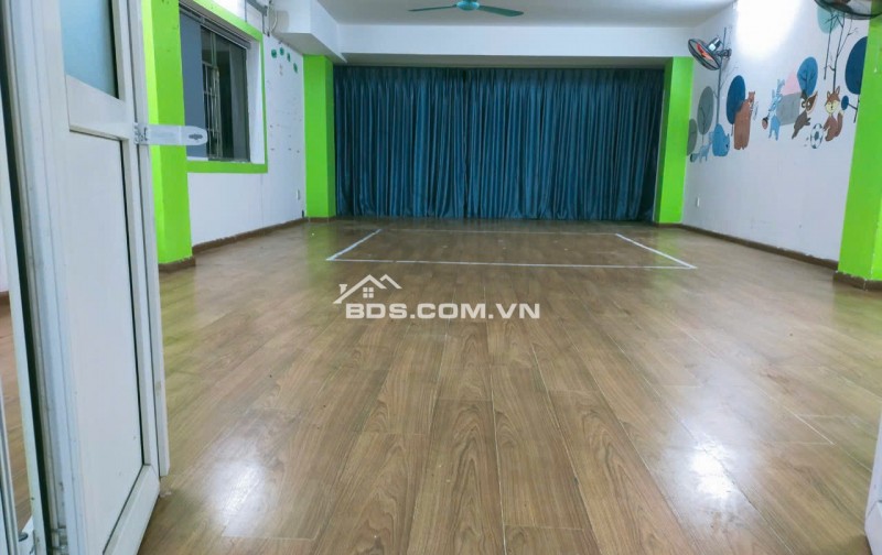 Cho thuê phần văn phòng mặt đường Lạc Trung