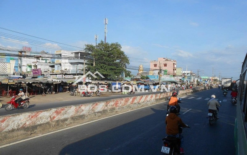 Đất Mặt Tiền, Ngay Trung Tâm Thị Trấn Bến Lức,, Lộ Giới 12m Chỉ 2,6 tỷ Full Thổ Cư.