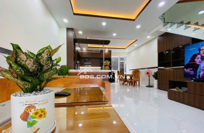 Bán nhà Hiệp Phú - Thủ Đức – 150m² – Đường 12m – thích hợp ở hoặc làm văn phòng.