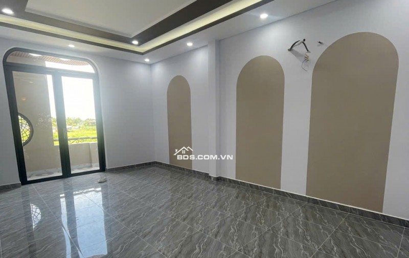 Nhà lầu 168m2, Cách KCN Cầu Tràm 4p chạy xe