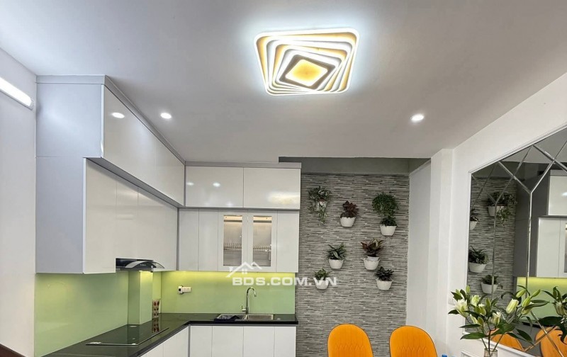 Nhà Đẹp Phố Lương Sử C, Đống Đa 40m, 4 tầng, mt 3.7m, giá 9.65 tỷ