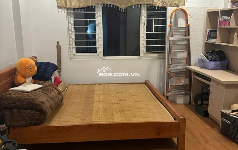 BÁN NHÀ 5 TẦNG, NGÕ RỘNG, TRUNG TÂM THẠCH BÀN – FULL NỘI THẤT – CHỈ 4.XX TỶ