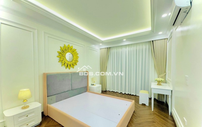 Nhà Đẹp Ngõ Ô TÔ Dương Văn Bé, Hai Bà Trưng 38 m, 6 tầng, mt 3.5m, giá 13.5 tỷ