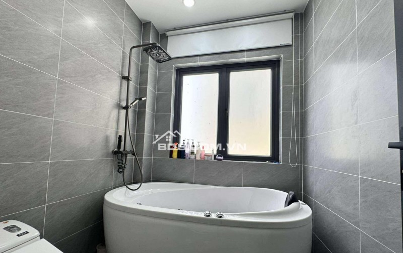 Bán nhà 50m² KDC Đào Tông Nguyên, giá 6.15 tỷ, giáp Q.7, sổ hồng riêng