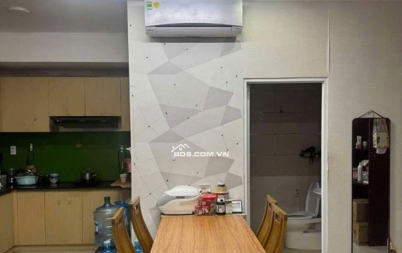 Chung cư Miếu Nổi, Vũ Huy Tân, BT: 77m2, 2p ngủ có ban công, 11tr.