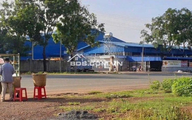 CẦN TIỀN BÁN 1024M2 ĐẤT NGAY TRUNG TÂM SÁT CHỢ, TRƯỜNG HỌC DÂN ĐÔNG. GIÁ 160TR