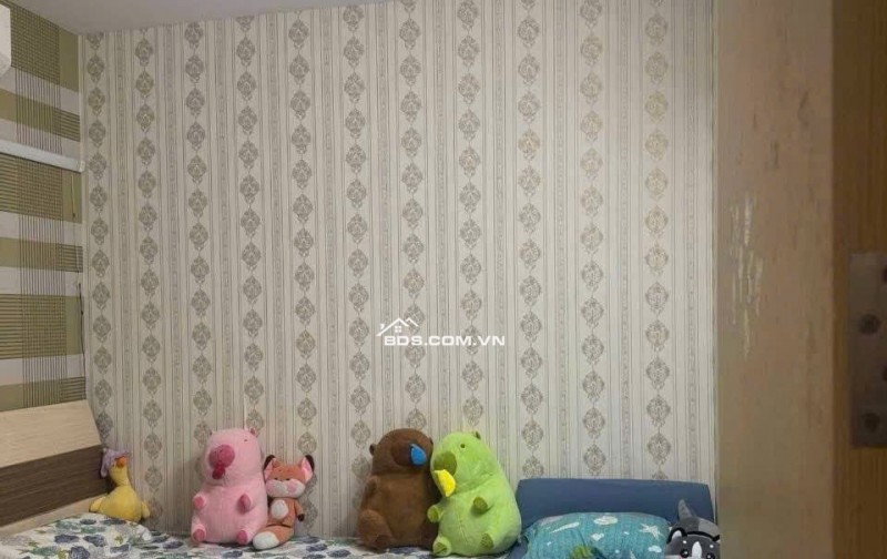 Chung cư Miếu Nổi, Vũ Huy Tân, BT: 77m2, 2p ngủ có ban công, 11tr.