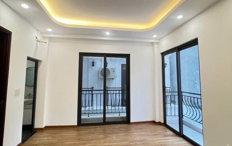 Bán nhà mặt ngõ Võng Thị 35m, mặt tiền 5.73, 6 tầng, oto đỗ cửa!