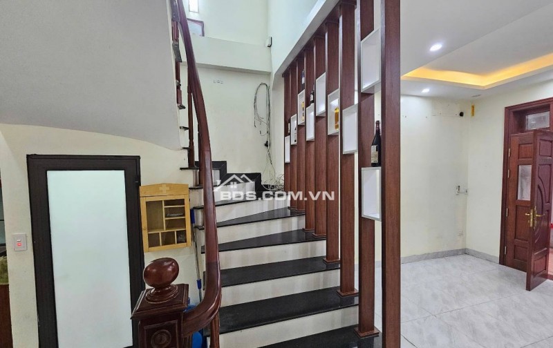 BÁN NHÀ CHÍNH CHỦ TỰ XÂY – NGÕ RỘNG – CÁCH Ô TÔ TRÁNH 10M – GẦN AEON LONG BIÊN – GIÁ CHỈ 5.X TỶ