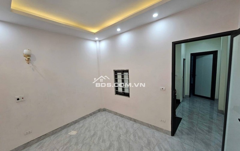 BÁN NHÀ CHÍNH CHỦ TỰ XÂY – NGÕ RỘNG – CÁCH Ô TÔ TRÁNH 10M – GẦN AEON LONG BIÊN – GIÁ CHỈ 5.X TỶ